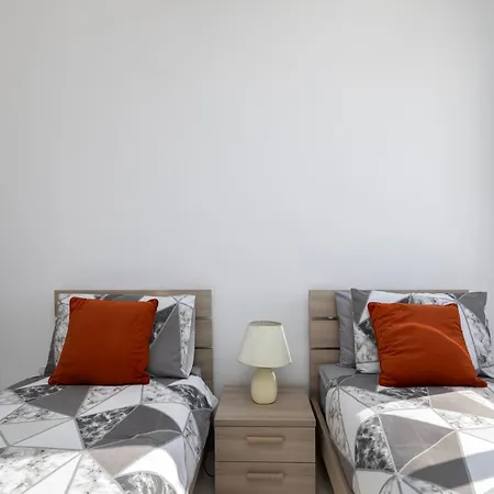 Daire Spacious & Stylish 3br Penthouse With Large Terrace - Close To Spinola Bay *