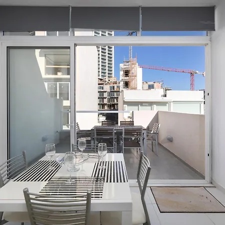 Spacious & Stylish 3br Penthouse With Large Terrace - Close To Spinola Bay Daire Saint Julian's