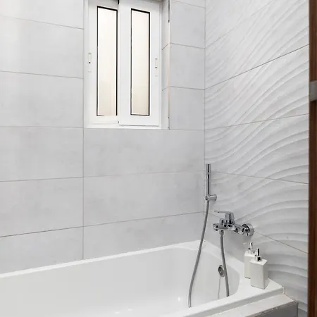 Daire Spacious & Stylish 3br Penthouse With Large Terrace - Close To Spinola Bay *