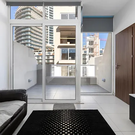Spacious & Stylish 3br Penthouse With Large Terrace - Close To Spinola Bay Apartment