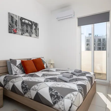 Spacious & Stylish 3br Penthouse With Large Terrace - Close To Spinola Bay Daire *