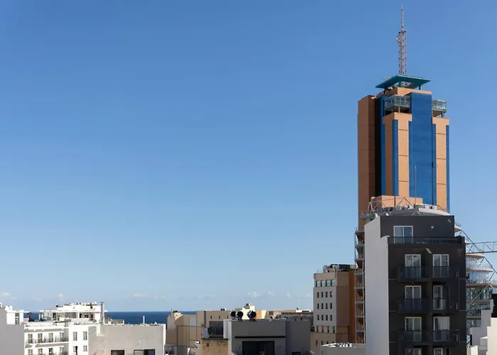 Spacious & Stylish 3br Penthouse With Large Terrace - Close To Spinola Bay St. Julian's