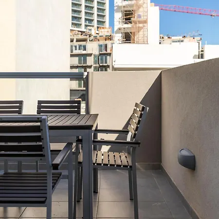 Spacious & Stylish 3br Penthouse With Large Terrace - Close To Spinola Bay سانت جوليان