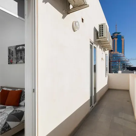 Spacious & Stylish 3br Penthouse With Large Terrace - Close To Spinola Bay شقة سانت جوليان