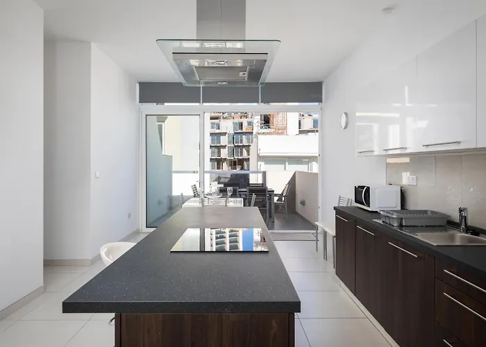 Spacious & Stylish 3br Penthouse With Large Terrace - Close To Spinola Bay Appartamento San Giuliano