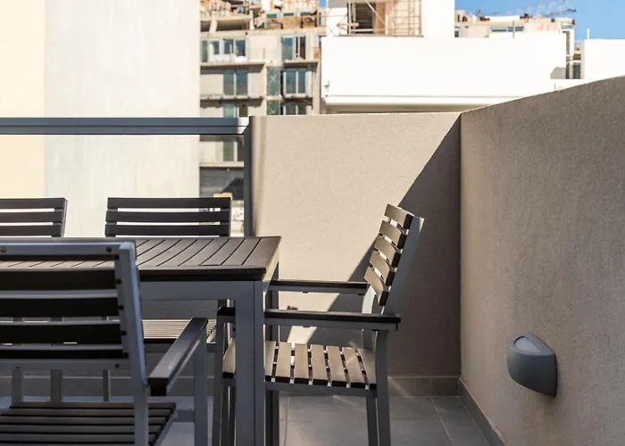Spacious & Stylish 3br Penthouse With Large Terrace - Close To Spinola Bay San Giuliano